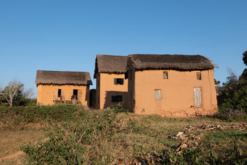 Fototapeta na wymiar Bauernhäuser bei Ambalakely