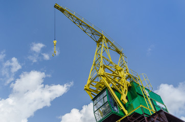 PORT CRANES - Old historic machine on the port wharf in Szczecin © Wojciech Wrzesień