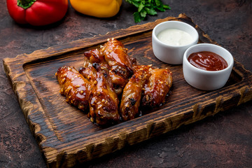 chicken wings in barbecue sauce