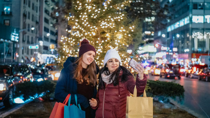 Christmas Shopping in New York a wonderful experience for women