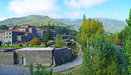 Monasterio del Carmen en Boltaña, Pirineo aragonés, Huesca, Aragón, España