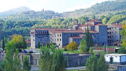 Fototapeta na wymiar Monasterio del Carmen en Boltaña, Pirineo aragonés, Huesca, Aragón, España