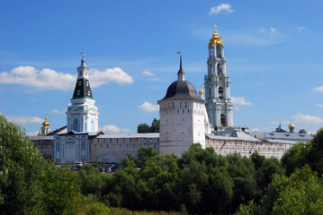 Fototapeta na wymiar The walls of St.Sergius Holy Trinity Monastery in Sergiev Posad, Russia