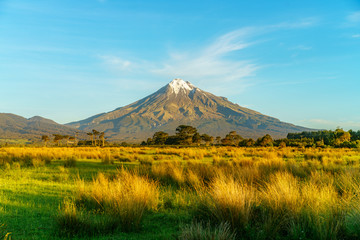 Fototapeta premium cone volcano mount taranaki, new zealand 23
