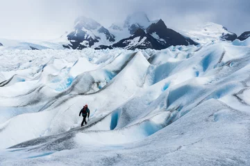Fototapete Rund hiking perito moreno glacier in el calafate © shantihesse