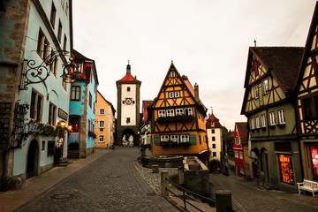 Fototapeta na wymiar Famous street and colorful houses of Rothenburg.