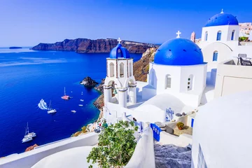 Keuken spatwand met foto Oia, Santorini, Griekenland - Blauwe kerk en caldera © ecstk22