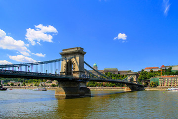 Obraz premium Beautiful old Chain Bridge Szechenyi over the Danube River in the capital of Hungary Budapest. Budapest view