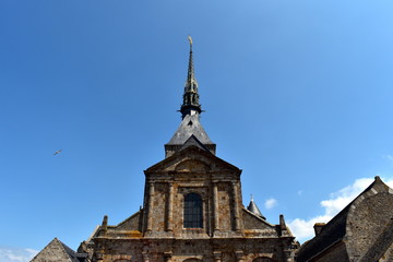 Fototapeta na wymiar top of mont saint michel abbey