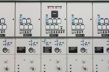 Indoor medium voltage metal enclosed switchgear