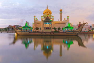 Sultan Omar Ali Saifuddien Mosque in Brunei
