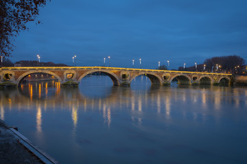 Fototapeta na wymiar Toulouse, France - 12 14 2018: New Bridge at sunset