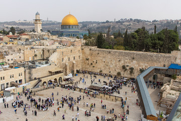 Naklejka premium Blick auf die Klagemauer mit Felsendom in Jerusalem, Israel