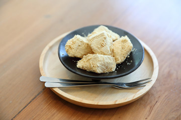 warabi mochi Japanese dessert on wooden table