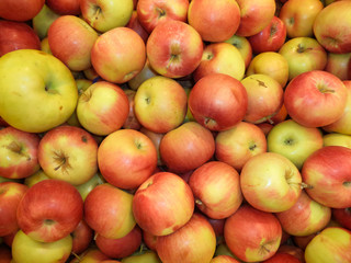 bunch of fresh red apples
