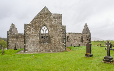 Fototapeta na wymiar church ruin and graveyard