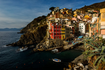 Fototapeta na wymiar Riomaggiore, Cinque Terre, Legurien, Italien, Herbst