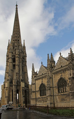 Fototapeta premium Basilica of St. Michael in the city Bordeaux