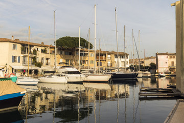 Fototapeta na wymiar sea town view with boats