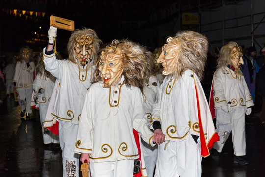 Beim n&auml;chtlichen Faschingsumzug