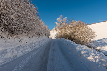 Obraz premium Weg im Schnee
