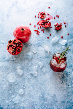 Pomegranate gin fizz with pomegranate sections