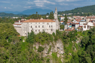 Fototapeta na wymiar Blick auf Pazin in Istrien