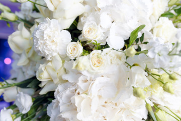 a large bouquet of white roses, texture
