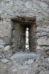 Fototapeta premium Großes Fenster im Mittelalter Burgruine Rauheneck