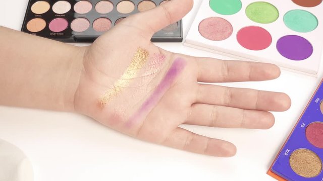 Swatch on hand color 3