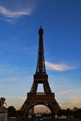 Fototapeta na wymiar Eiffel Tower in the morning with vivid Blue sky