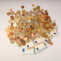 Bargeld, Euro Geldmünzen und Banknoten