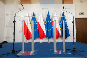 flagi Polski UE mównica  © FOTOWAWA