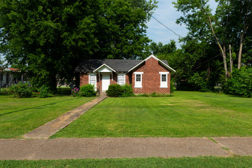 Fototapeta na wymiar View of a house in the city of Rosedale, Mississippi, USA