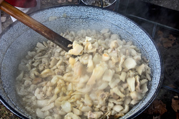 Making lard and cracklings