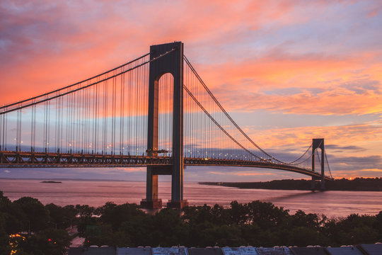 Fototapeta Verrazzano-Narrows bridge in Brooklyn, NYC at sunset