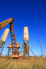 Idle concrete mixing equipment