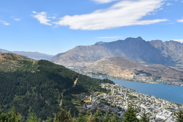 Fototapeta na wymiar The mountains of the South Island in New Zealand. A view of Queenstown