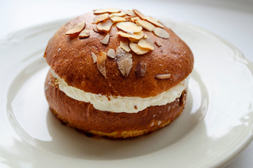 brioche cake with cream and almond