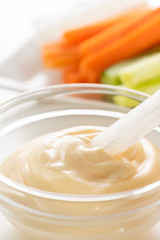 大根にマヨネーズをつける