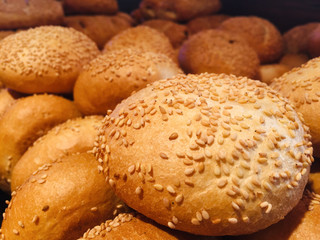 Bollos con ajonjolí panadería 