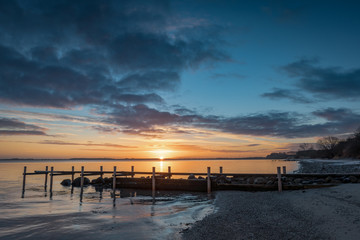 Fototapeta premium Badesteg im Winter 