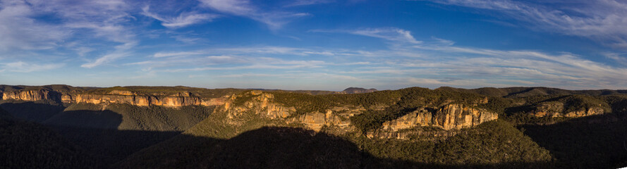Fototapeta na wymiar panorama of the Blue Mountains National Park landscape, Australia