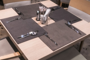  table setting, initial stage of serving 