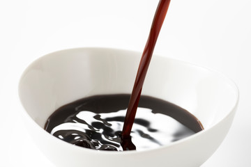 ウスターソース 注ぎ入れる