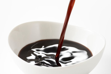 ウスターソース 注ぎ入れる