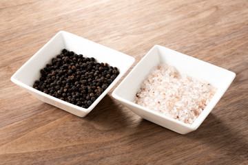 岩塩と黒胡椒