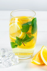 Lemonade. Drink with fresh lemons.