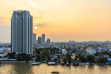 Obraz premium Bangkok City - Beautiful sunset view of Bhumibol Bridge,Thailand