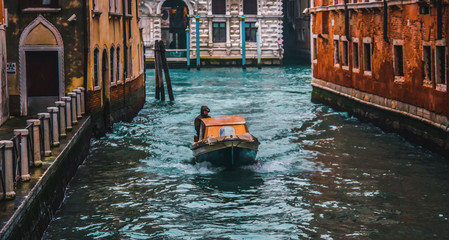 barca a venezia